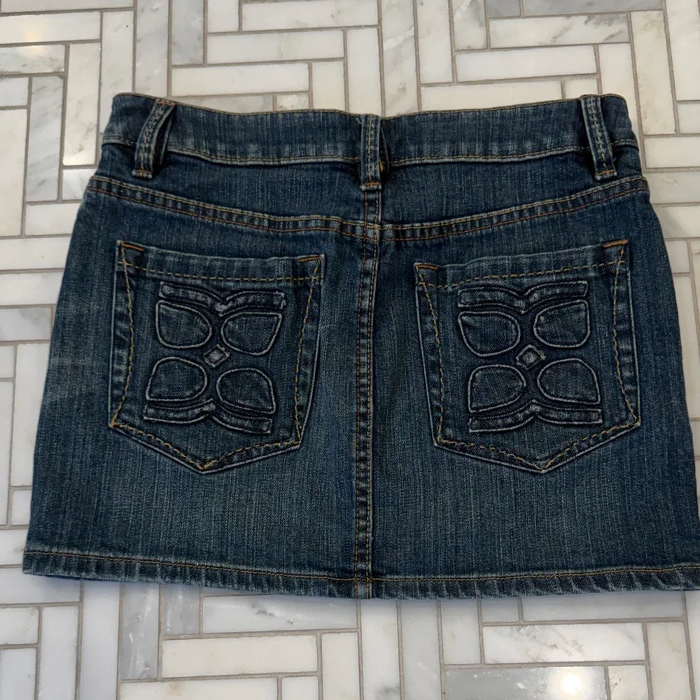 BCBGMaxAzria Dark Wash Denim Mini Skirt- NWOT - Picture 2 of 4